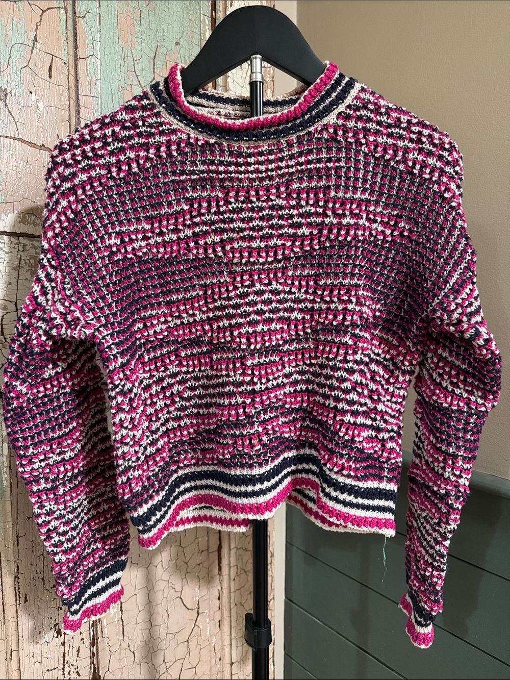 Vintage Generra Women’s Pink Multicolor Textured Knit Cropped Sweater